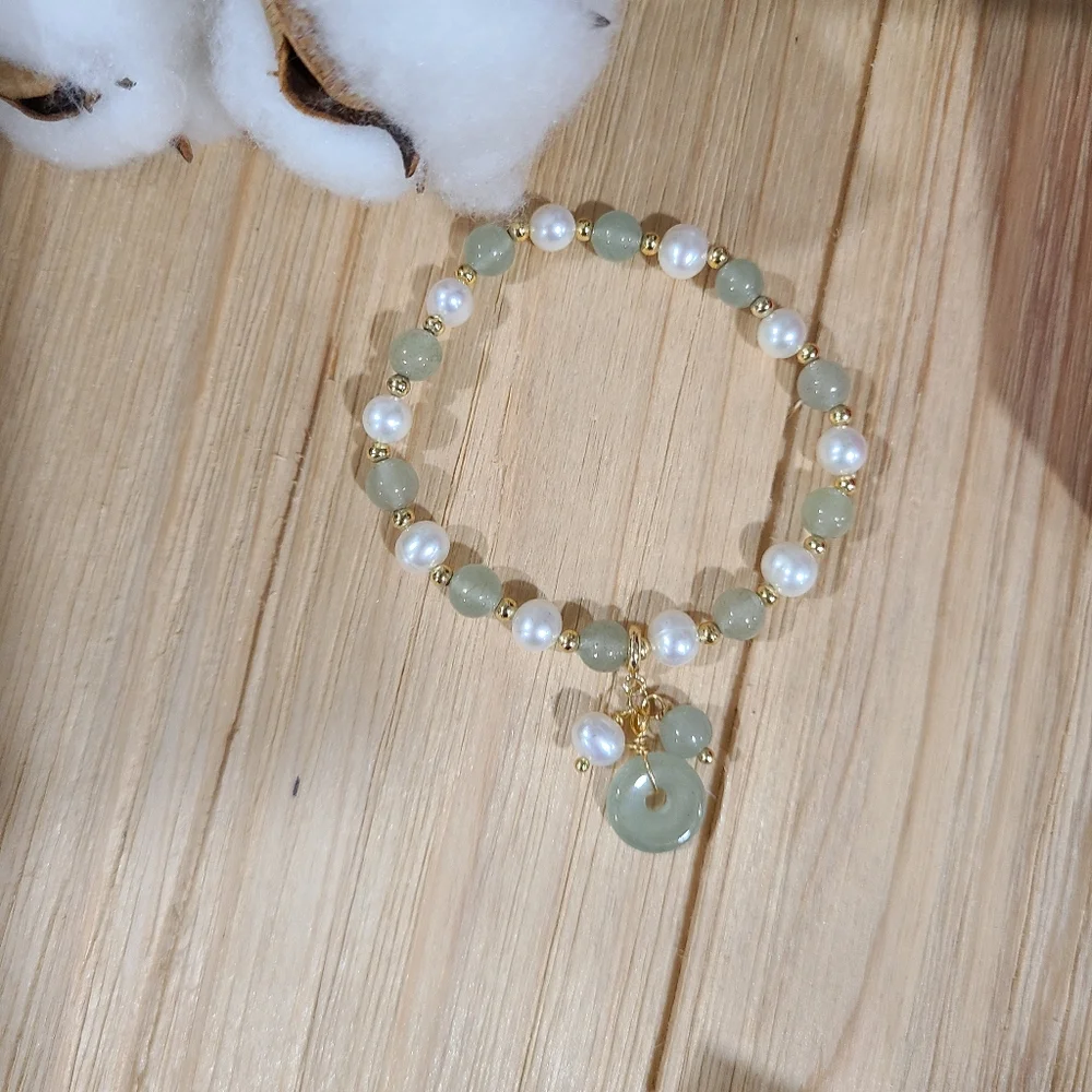 💚💚HOST PICK💚💚 STUNNING!! Jade and Freshwater Pearl Bracelet with GOLD Beadin - Picture 8 of 16